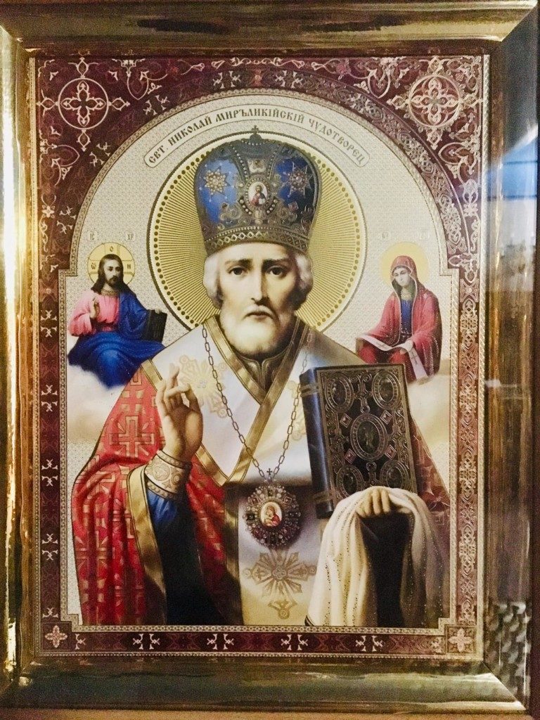 Святитель Николай Чудотворец на иконе в тюльганском храме